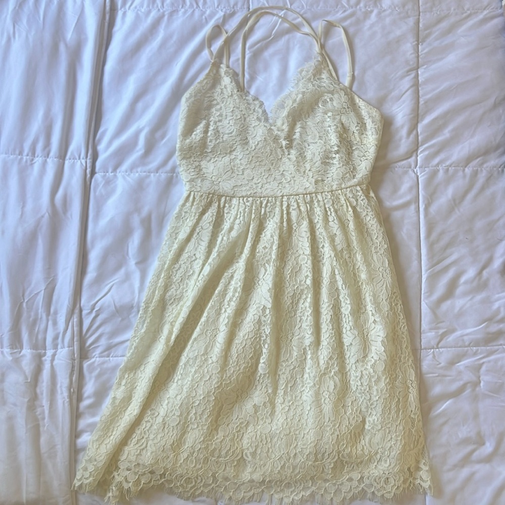 Soprano Cream Colored Lace Dress Size Small